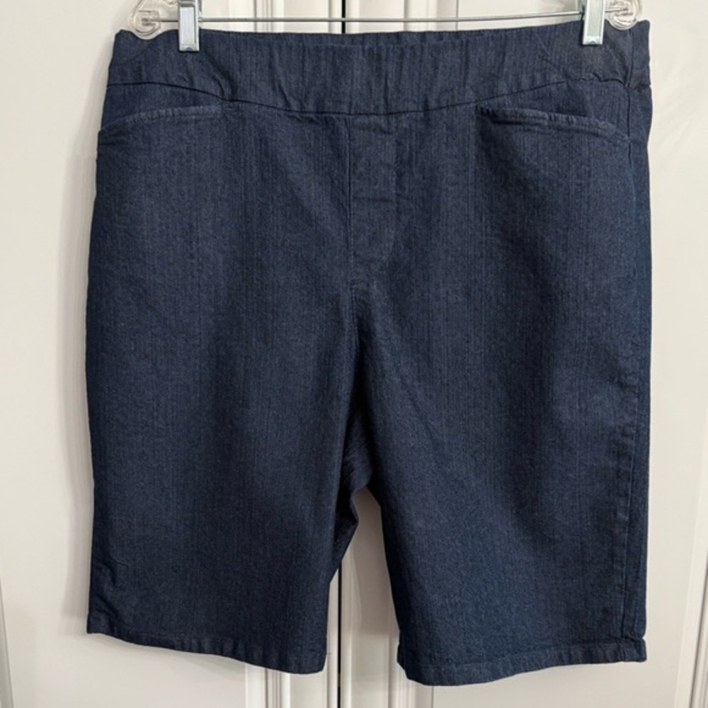 Womens Sz 16 Pull-On Elastic Waist Dark Denim Shorts by Chic Classic Collection